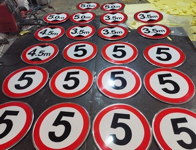 平凉平凉限速交通标牌厂家